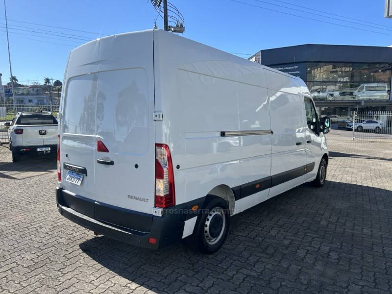 RENAULT - MASTER - 2020/2021 - Branca - R$ 190.000,00