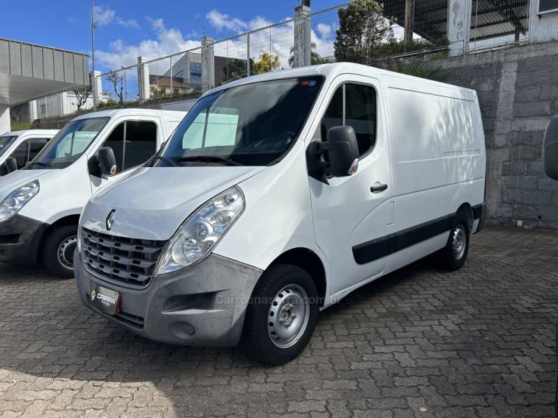 RENAULT - MASTER - 2018/2019 - Branca - R$ 135.000,00