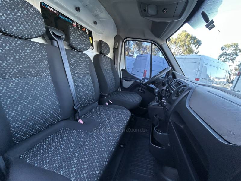 RENAULT - MASTER - 2013/2014 - Branca - R$ 120.000,00