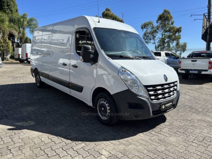 RENAULT - MASTER - 2021/2022 - Branca - R$ 195.000,00