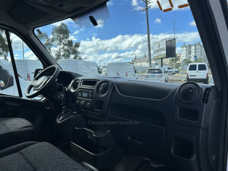 RENAULT - MASTER - 2019/2020 - Branca - R$ 165.000,00