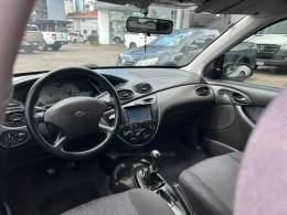 FORD - FOCUS - 2004/2004 - Prata - R$ 19.500,00