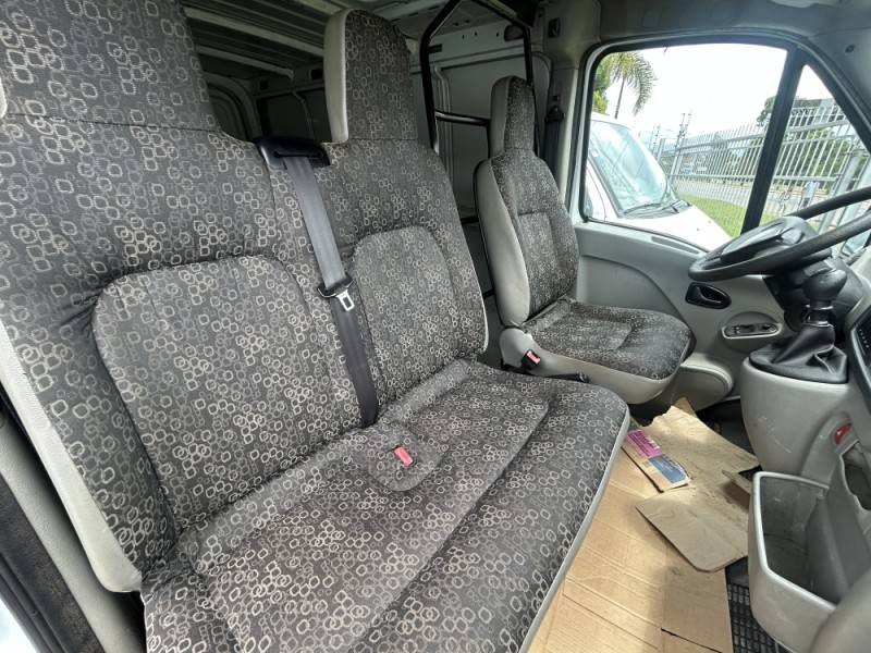 RENAULT - MASTER - 2011/2011 - Branca - R$ 80.000,00