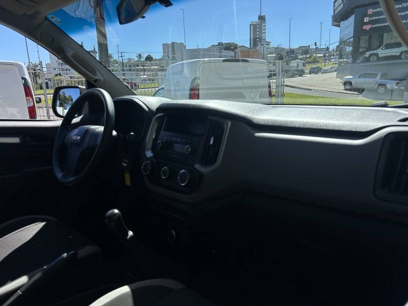 CHEVROLET - S10 - 2022/2022 - Branca - R$ 135.000,00