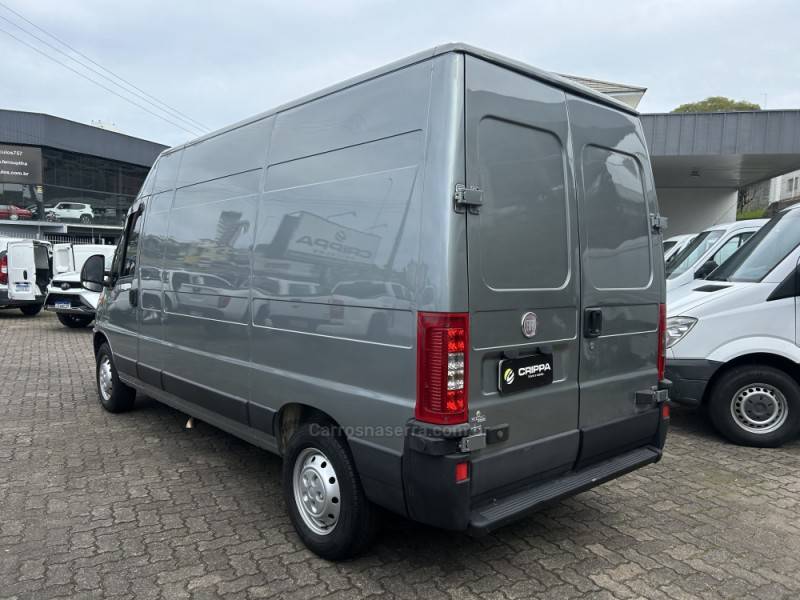 FIAT - DUCATO - 2012/2013 - Prata - R$ 110.000,00