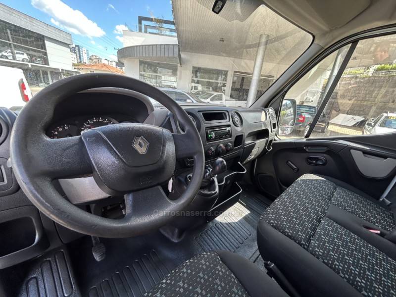 RENAULT - MASTER - 2015/2016 - Branca - R$ 148.000,00