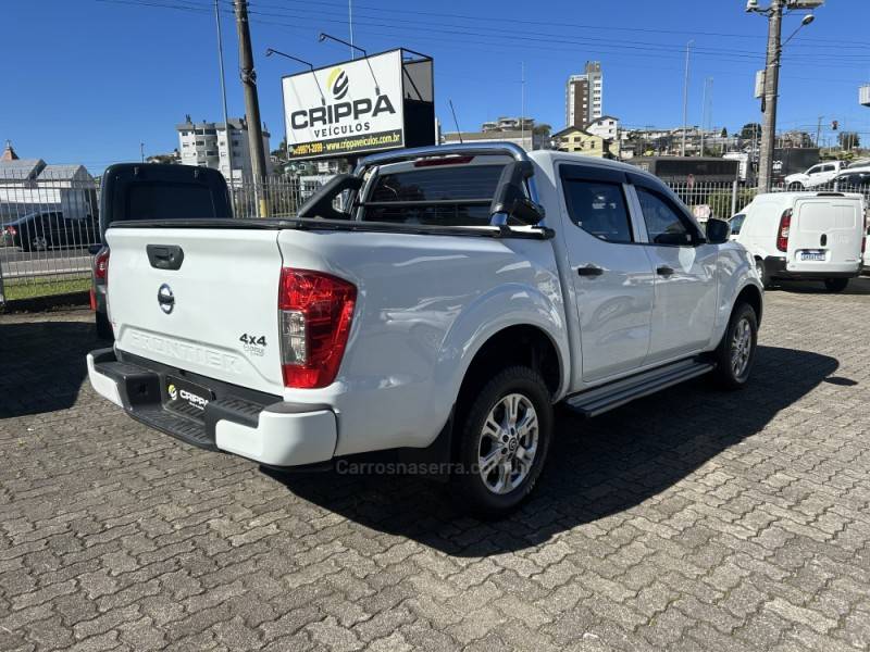 NISSAN - FRONTIER - 2022/2023 - Branca - R$ 170.000,00