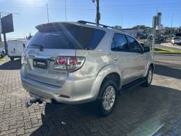 TOYOTA - HILUX SW4 - 2012/2013 - Prata - R$ 139.000,00