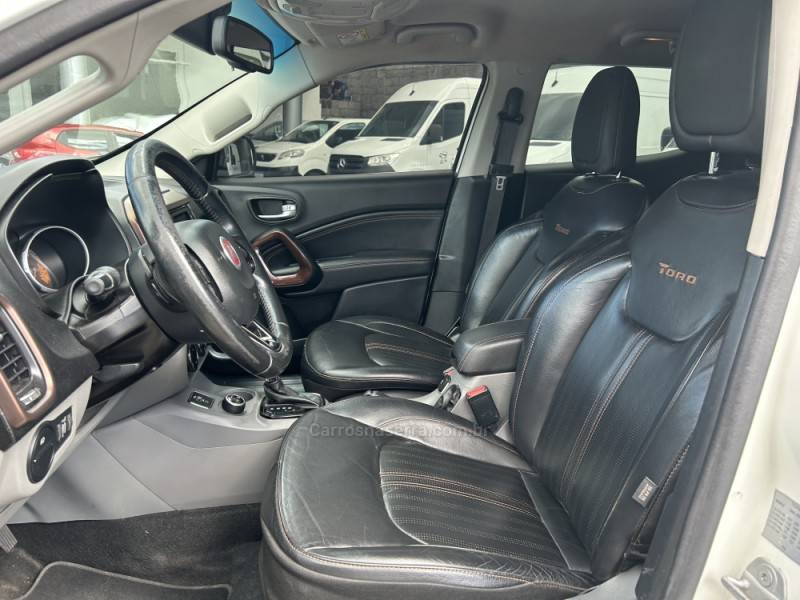 FIAT - TORO - 2018/2018 - Branca - R$ 85.000,00