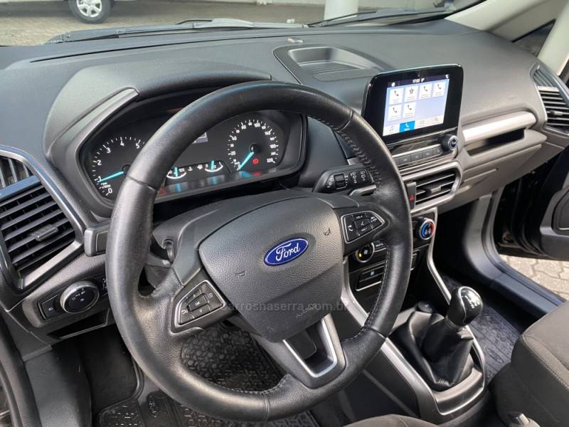 FORD - ECOSPORT - 2017/2018 - Preta - R$ 72.000,00