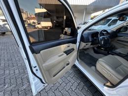 TOYOTA - HILUX SW4 - 2014/2015 - Branca - R$ 158.000,00