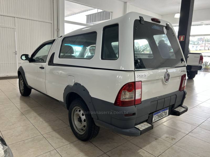 FIAT - STRADA - 2013/2013 - Branca - R$ 43.000,00