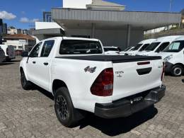 TOYOTA - HILUX - 2022/2022 - Branca - R$ 175.000,00
