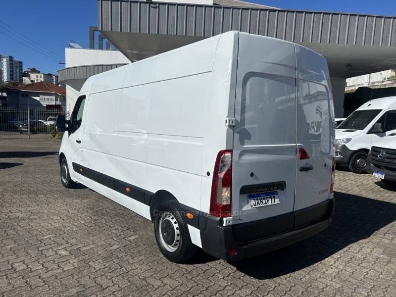 RENAULT - MASTER - 2020/2021 - Branca - R$ 190.000,00