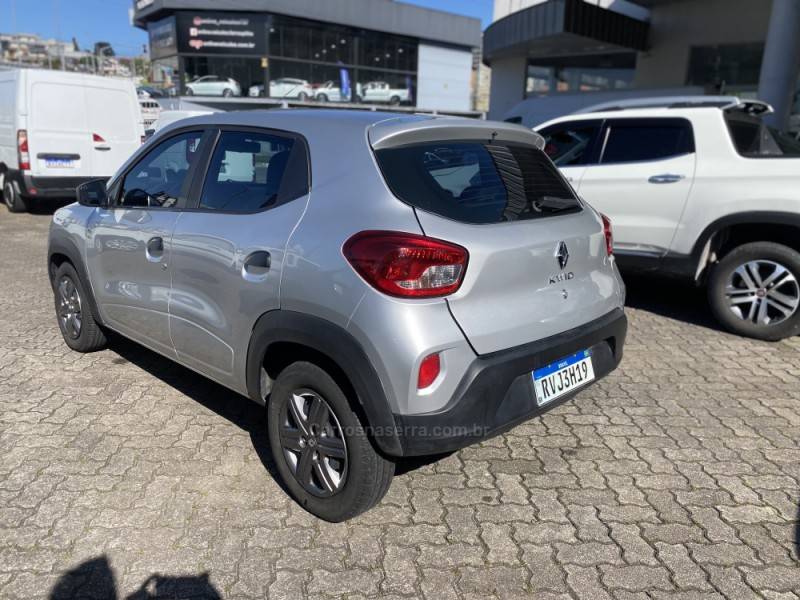 RENAULT - KWID - 2022/2023 - Prata - R$ 53.000,00