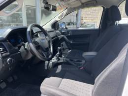 FORD - RANGER - 2022/2023 - Branca - R$ 158.000,00