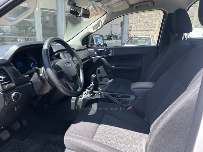 FORD - RANGER - 2022/2023 - Branca - R$ 158.000,00