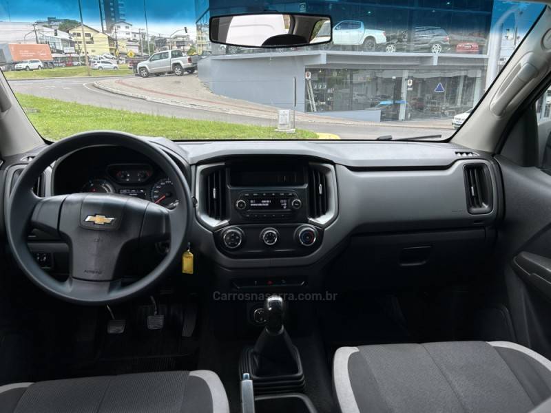 CHEVROLET - S10 - 2022/2022 - Branca - R$ 135.000,00