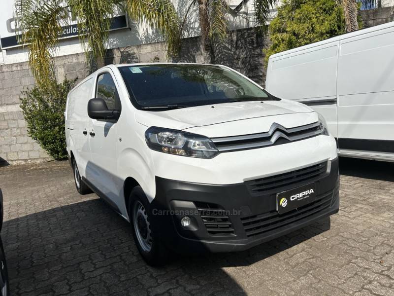 CITROËN - JUMPY - 2021/2022 - Branca - R$ 120.000,00