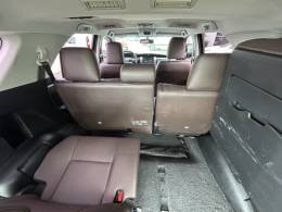 TOYOTA - HILUX SW4 - 2016/2017 - Preta - R$ 220.000,00